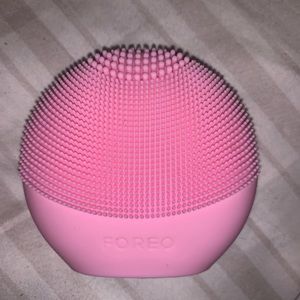 FOREO facial brush